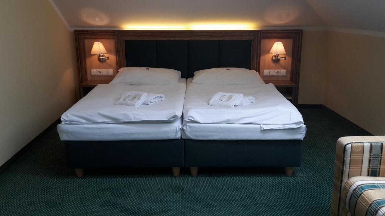Corner Hotel U Divadla*** - Znojmo Εξωτερικό φωτογραφία